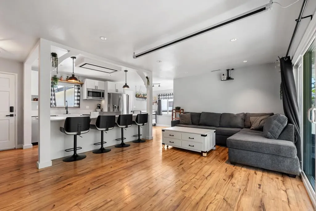 https://cdn.realtyfeed.com/cdn/127/306741582/82d9e5fd58b9936dfa80645034c06f84.webp