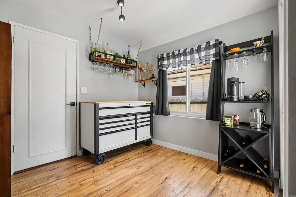 https://cdn.realtyfeed.com/cdn/127/306741582/f90ad5fe2533e9f695493bebb543ef75.webp