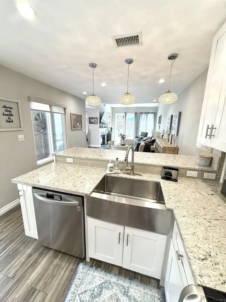 https://cdn.realtyfeed.com/cdn/127/306741585/16124277fff0ee5f4361845beeaea637.webp