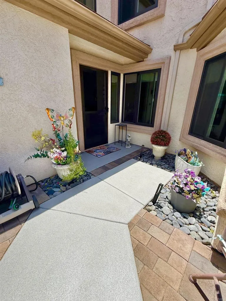 https://cdn.realtyfeed.com/cdn/127/306741585/eb00a0efe84e4219993ebf323642b2f6.webp