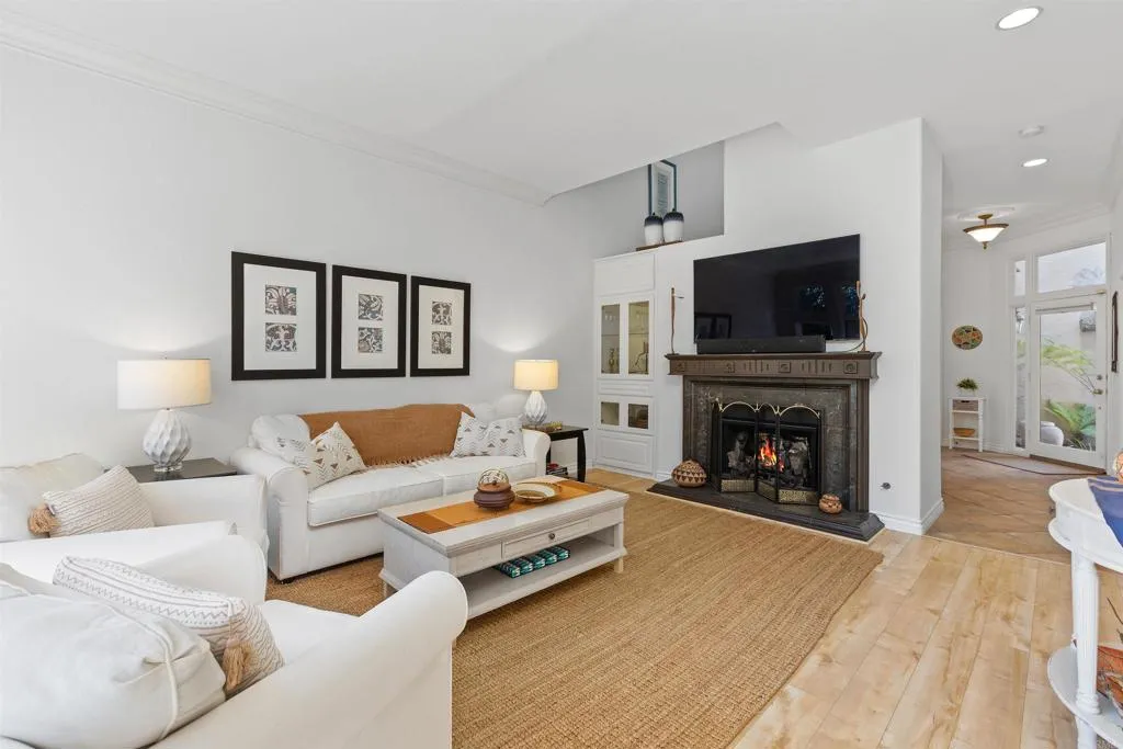 https://cdn.realtyfeed.com/cdn/127/306741587/575ea168c28563dd5fc5c7fe1eaff0ac.webp