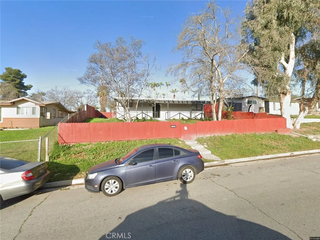 Bakersfield, CA 93305