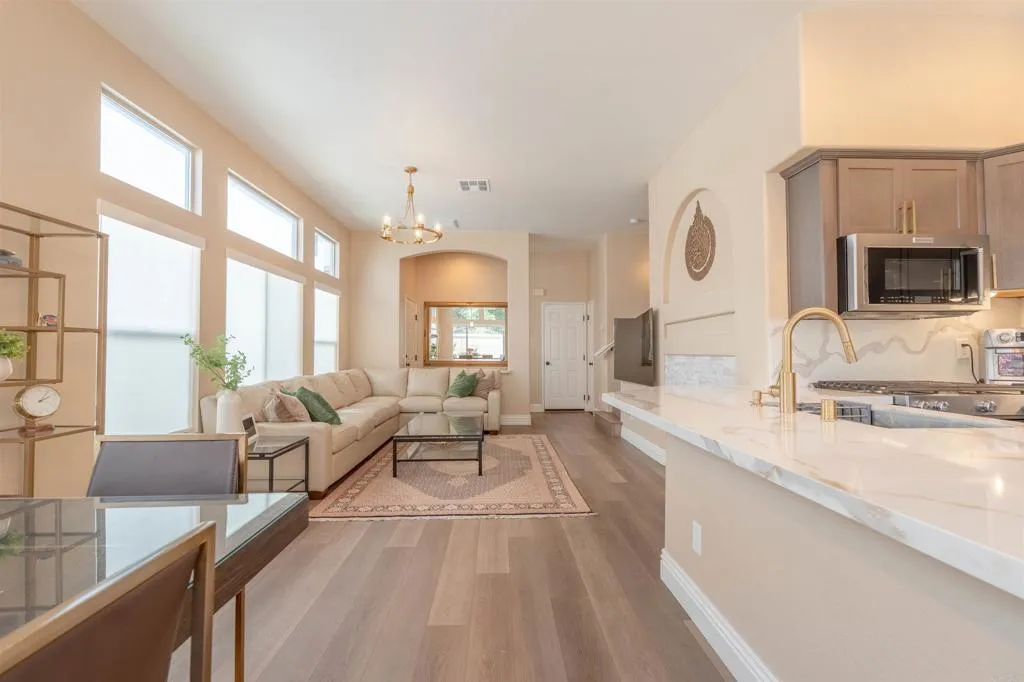 https://cdn.realtyfeed.com/cdn/127/306741722/2058fc63aa7f0c60296850899722a623.webp