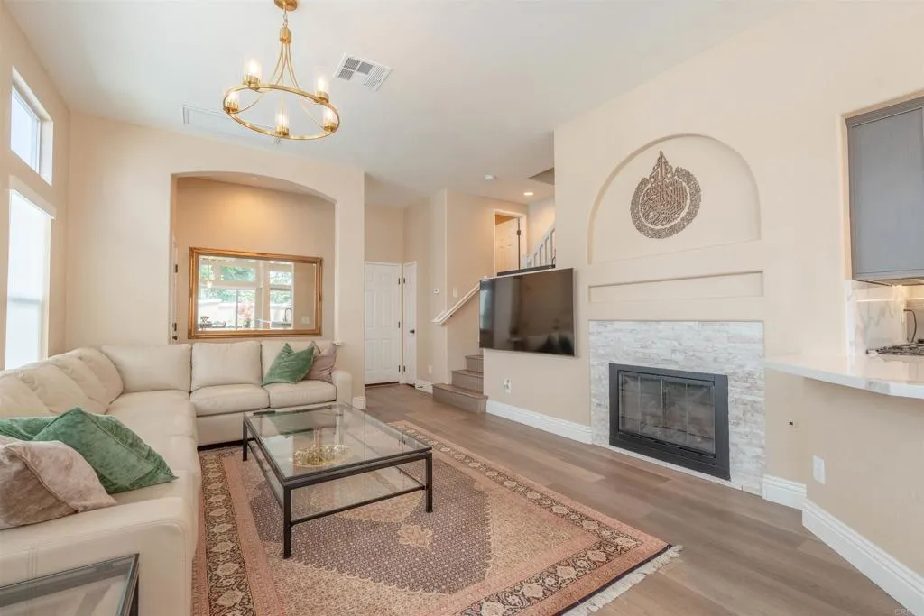 https://cdn.realtyfeed.com/cdn/127/306741722/93b45ffa9e5d63150f0bb3b9945ddd8e.webp