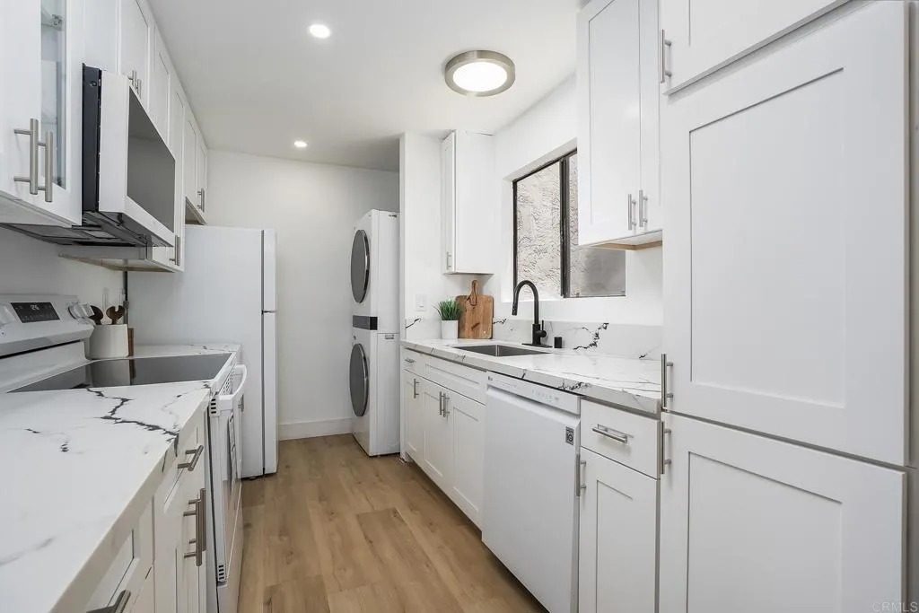 https://cdn.realtyfeed.com/cdn/127/306741723/8fbe83c34b882201209f16deec8c39c3.webp