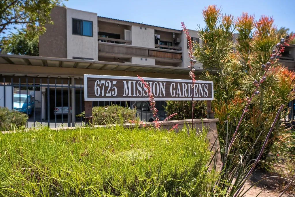 https://cdn.realtyfeed.com/cdn/127/306741723/d76f73e8c20b8125078aa2f47c3eafb8.webp