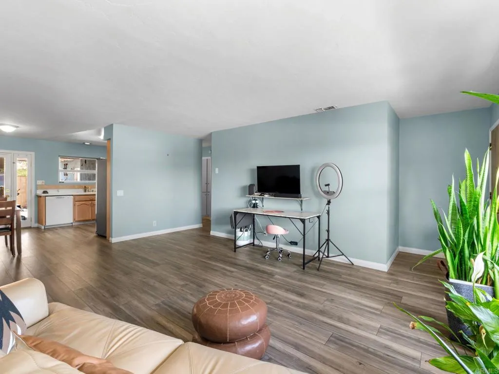 https://cdn.realtyfeed.com/cdn/127/306741755/603b9ac3692d32850dbf882da844db90.webp
