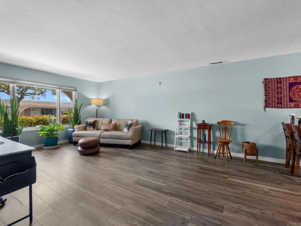 https://cdn.realtyfeed.com/cdn/127/306741755/9ac7775287af73b38cbdf7330c128aad.webp