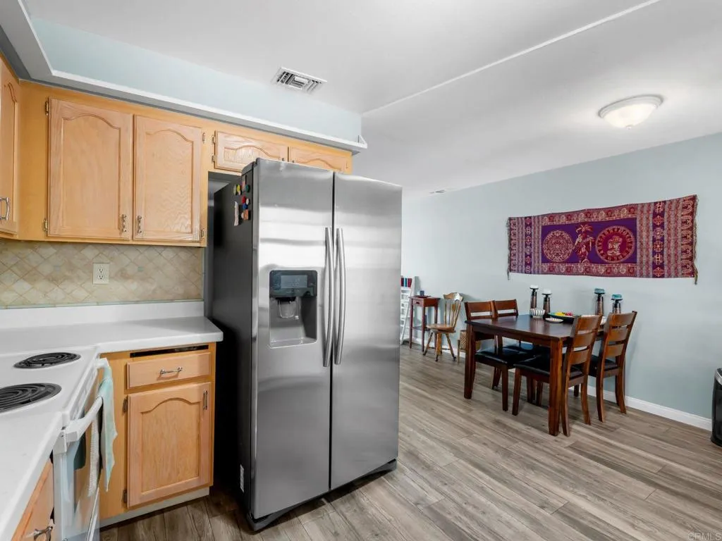 https://cdn.realtyfeed.com/cdn/127/306741755/ea3dd328d6b1a3c0aa29e92c5e996f71.webp