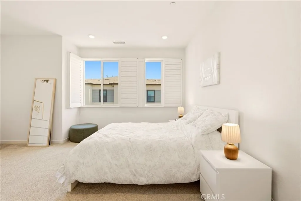 2953 W Lincoln Avenue Unit 4