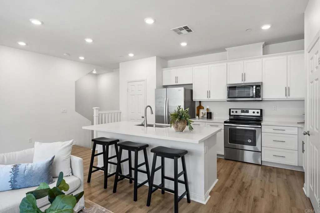 Photo #5: PTP2604506 Listing: Photo #5