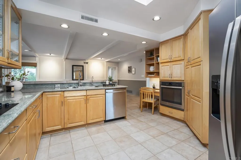 https://cdn.realtyfeed.com/cdn/127/306741832/0ed18b61318b7dd3f456eb5d088e1230.webp