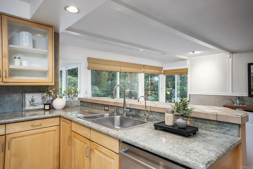 https://cdn.realtyfeed.com/cdn/127/306741832/369310415c79e51a950a2bef5a79ca57.webp