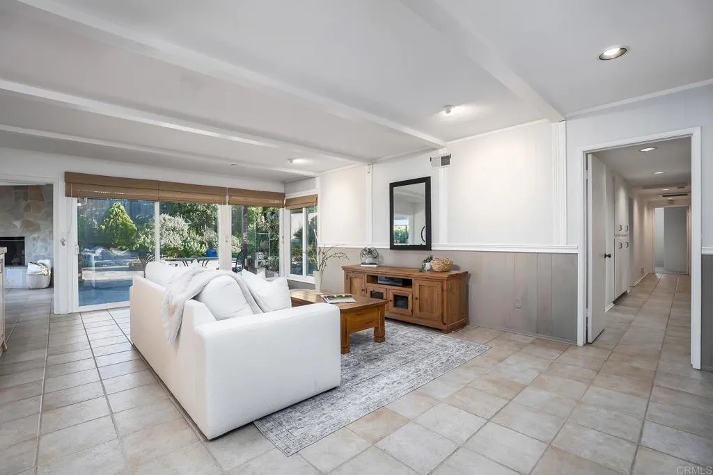 https://cdn.realtyfeed.com/cdn/127/306741832/52b7ebe097db9fc4e1b85ce38f09b241.webp