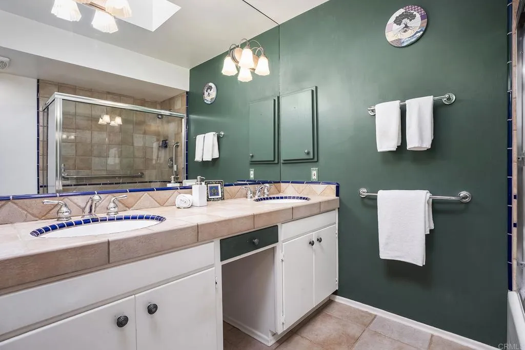 https://cdn.realtyfeed.com/cdn/127/306741832/a54433876a505777a07a77dfec155f64.webp