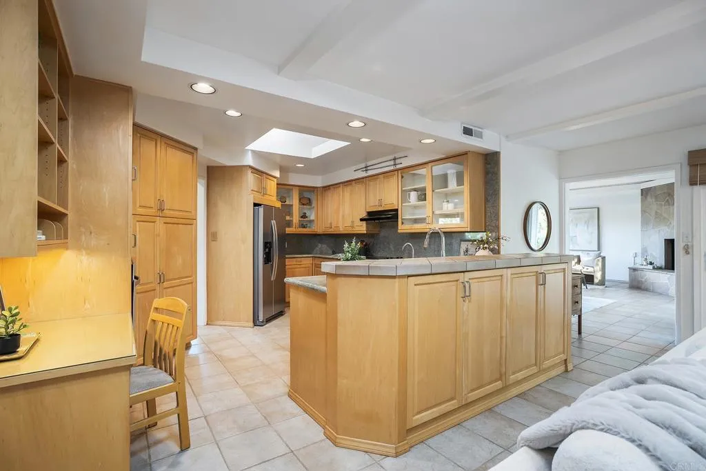 https://cdn.realtyfeed.com/cdn/127/306741832/b6e54cba0540066f94c952a2fe6e8228.webp