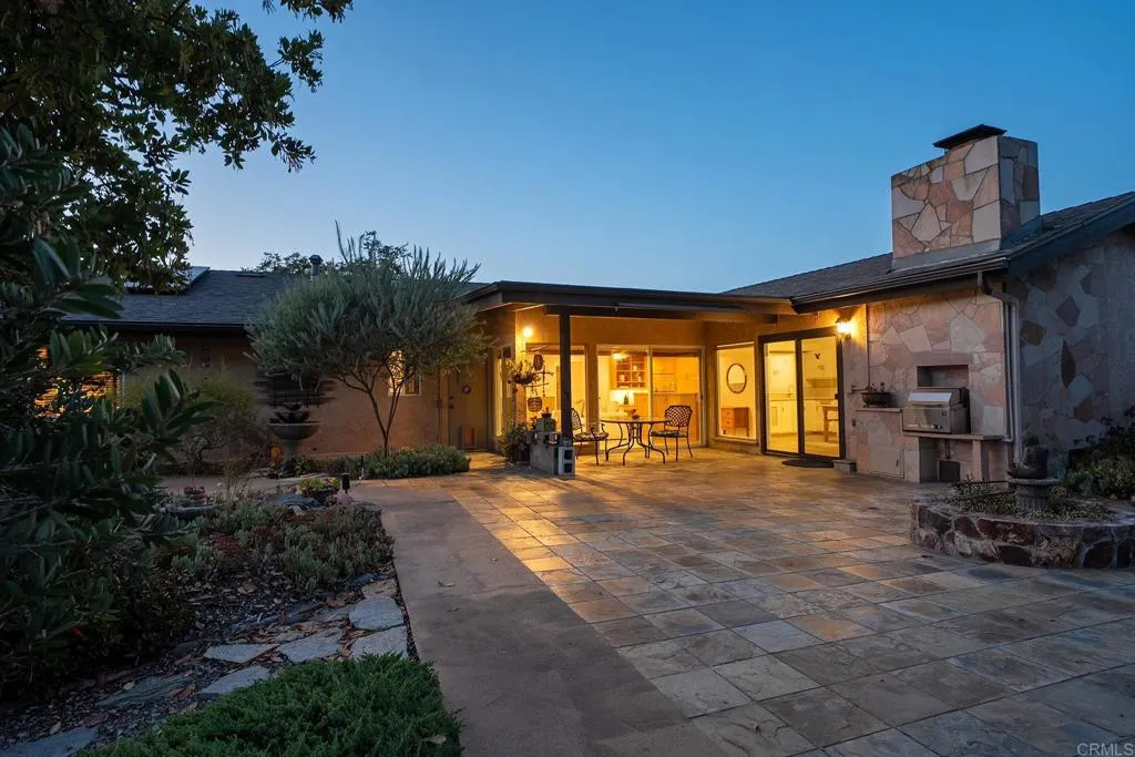 https://cdn.realtyfeed.com/cdn/127/306741832/be958303a0e81778f9d1ea83fdfb7808.webp