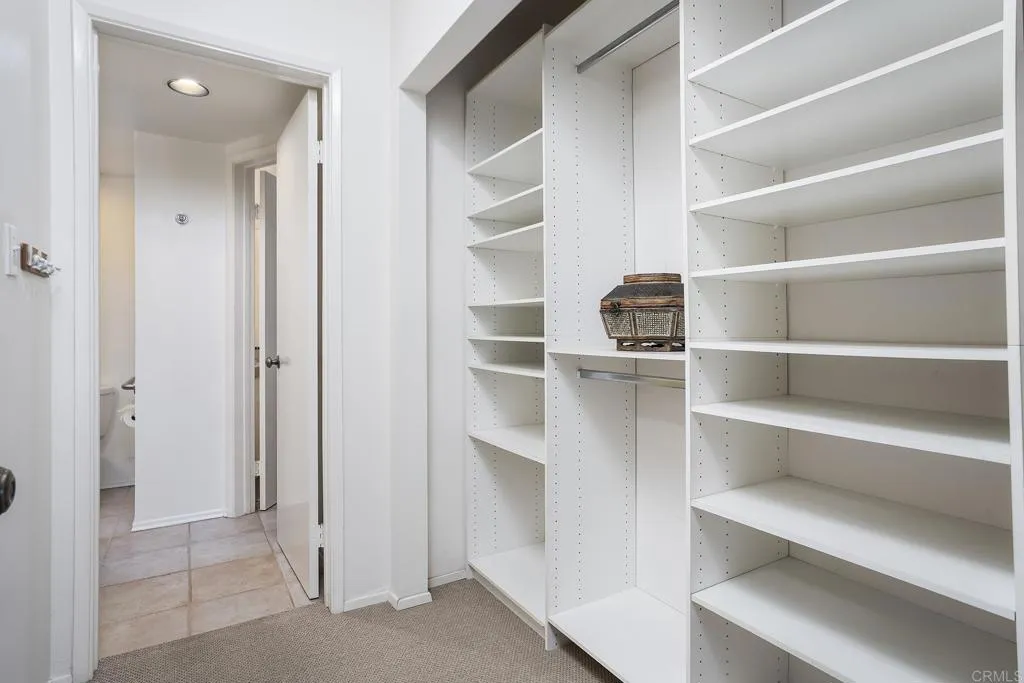 https://cdn.realtyfeed.com/cdn/127/306741832/c0bd2004bb347261526c61ee1aa08449.webp