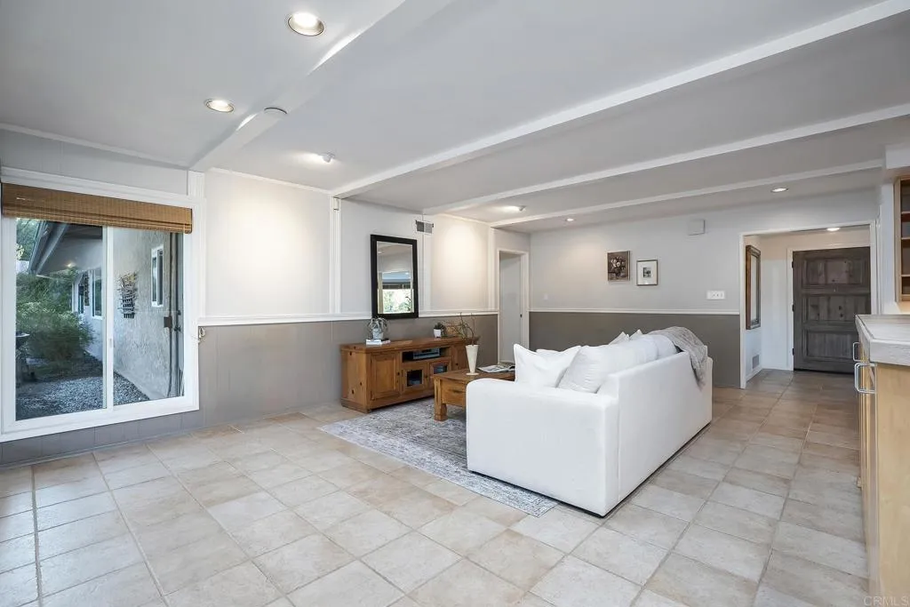 https://cdn.realtyfeed.com/cdn/127/306741832/db0660a8e7dd6c3f01321f74e1b04e8f.webp