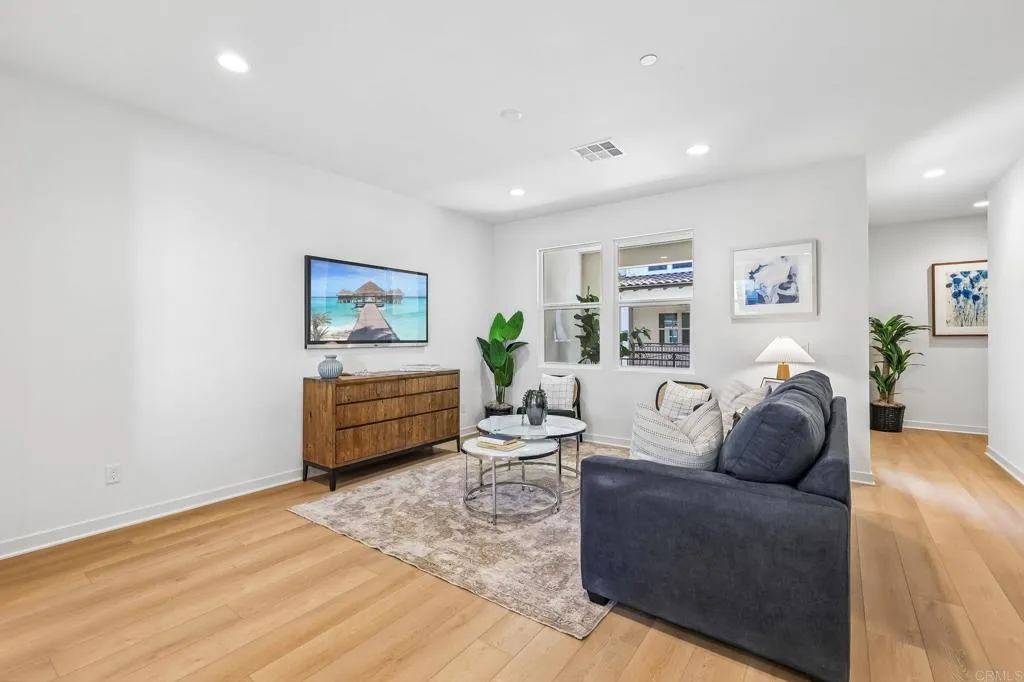 https://cdn.realtyfeed.com/cdn/127/306741833/0b27ded352eadbee1974eaf6c0109c73.webp