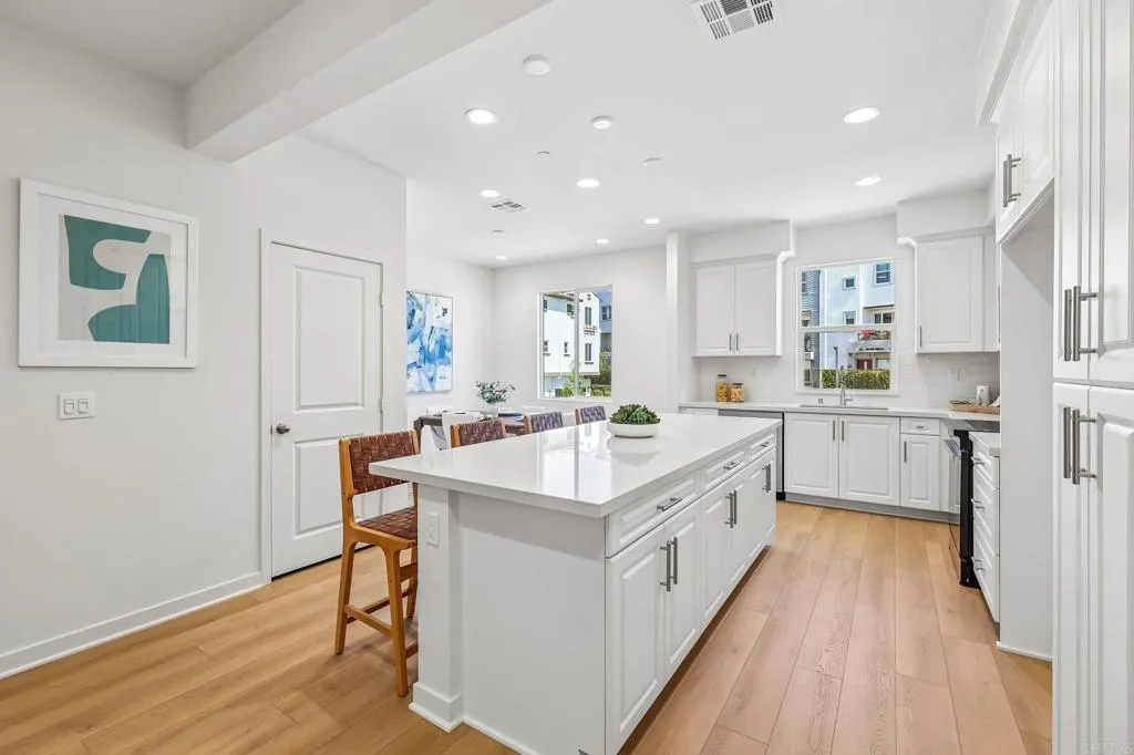 https://cdn.realtyfeed.com/cdn/127/306741833/1398cfb8aa3c9f2f21074c7318761c12.webp