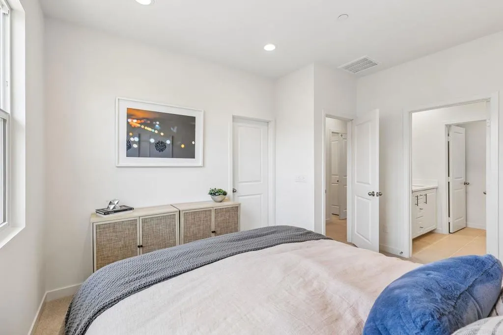 https://cdn.realtyfeed.com/cdn/127/306741833/3cb137fd4fe5754c45d169e12c7ee548.webp
