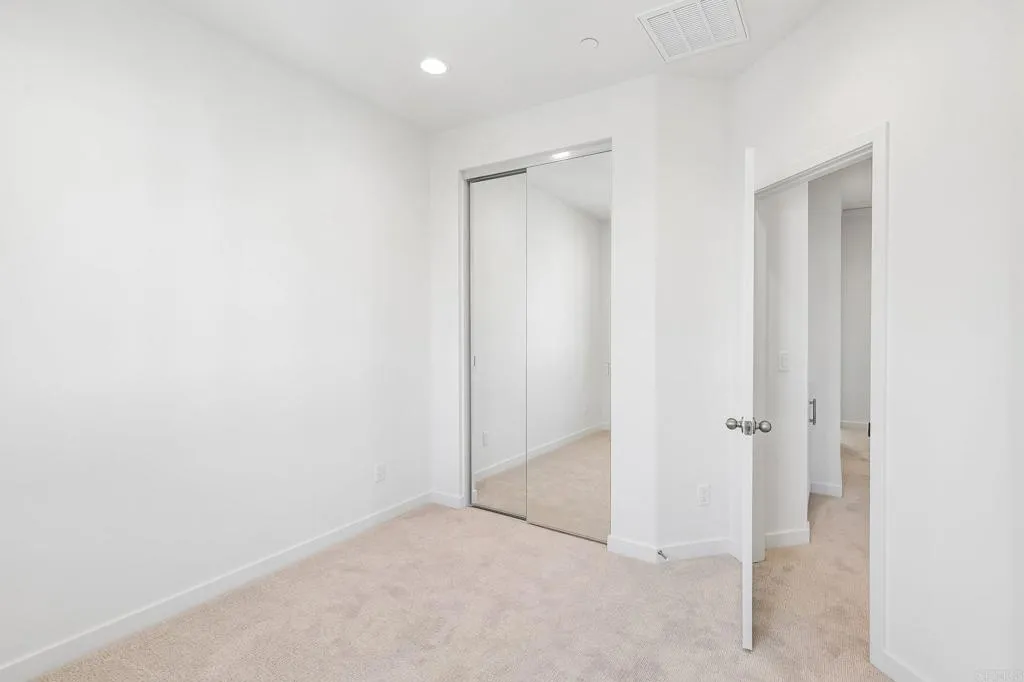 https://cdn.realtyfeed.com/cdn/127/306741833/480c96d06fc7f7544d791bc73c316bc5.webp