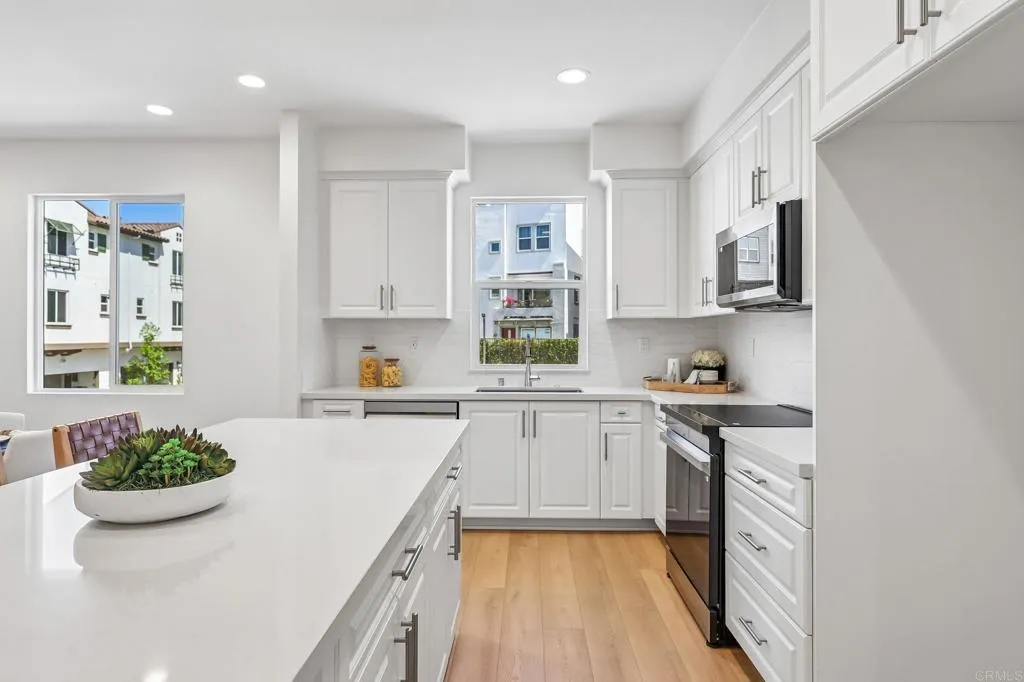 https://cdn.realtyfeed.com/cdn/127/306741833/ace1a958af9feaef3529f6d42c98bdd2.webp
