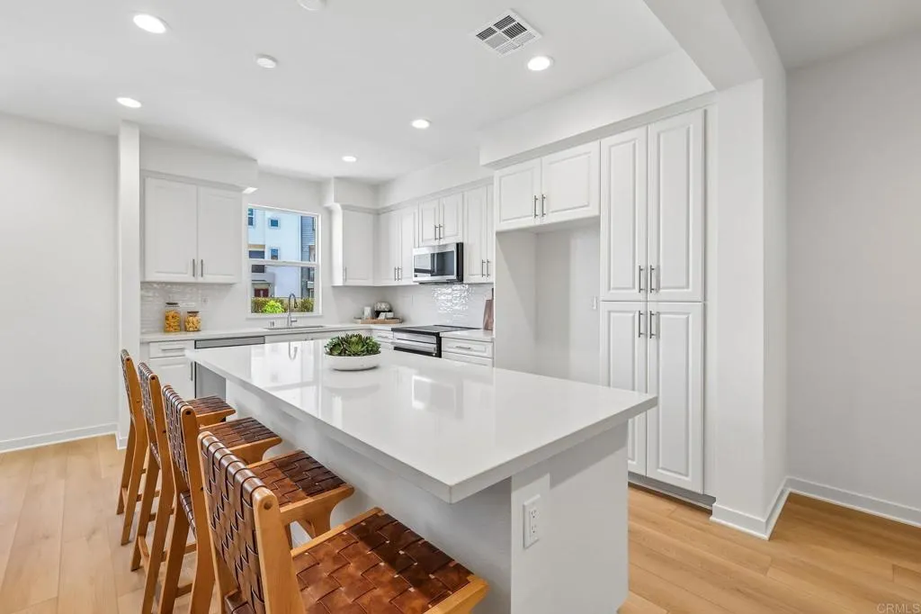 https://cdn.realtyfeed.com/cdn/127/306741833/b1fbb04fd47238658c784e6d3fb97a3c.webp