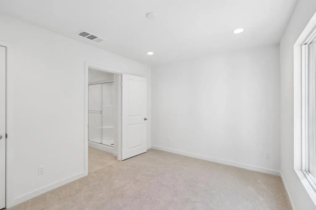 https://cdn.realtyfeed.com/cdn/127/306741833/d31f21084b3fd8dad7426222edbb2800.webp