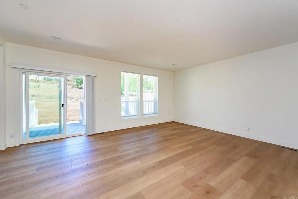 https://cdn.realtyfeed.com/cdn/127/306741855/612d3098df64457912f3a8ad2b24f4f0.webp