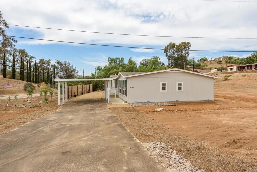 https://cdn.realtyfeed.com/cdn/127/306741855/8d0bf1fb6135d5e8dc31f65be0f7d7bc.webp