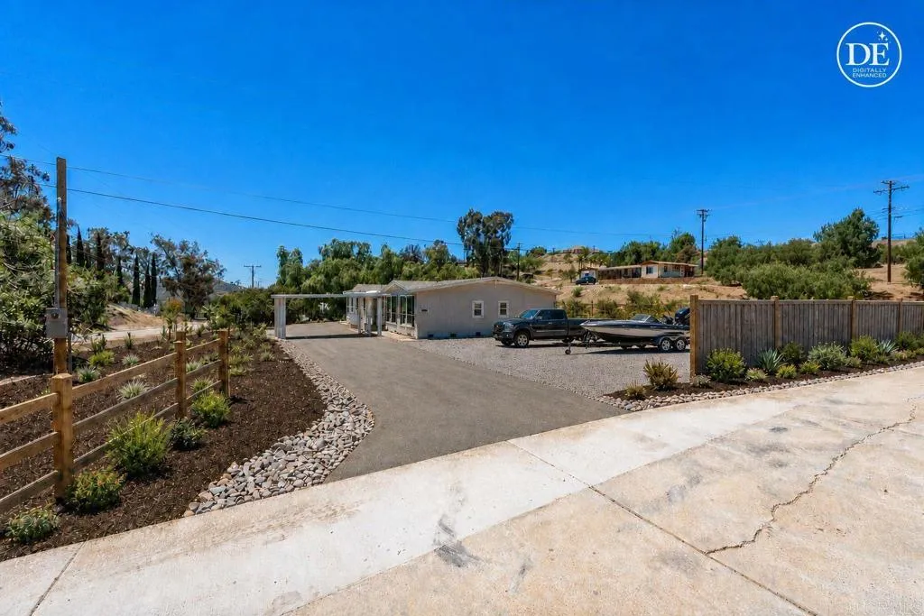 https://cdn.realtyfeed.com/cdn/127/306741855/9f17d463cc9c430d588b70720bf7ed43.webp