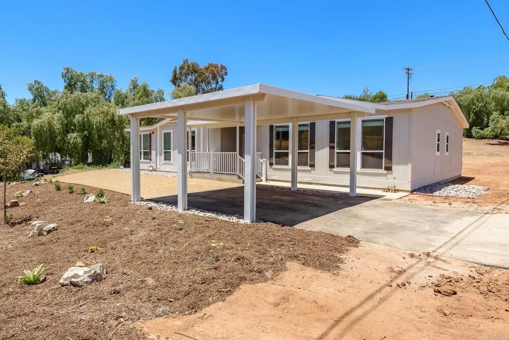 https://cdn.realtyfeed.com/cdn/127/306741855/da9fda854a26538615722be4cae54f6c.webp