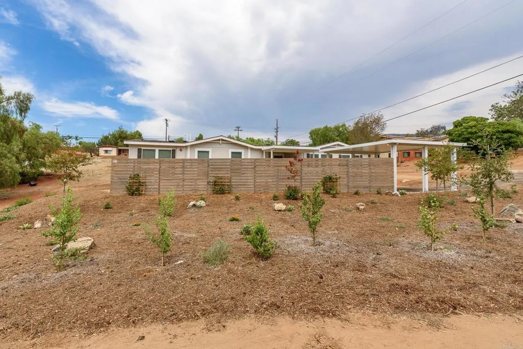 https://cdn.realtyfeed.com/cdn/127/306741855/e5be28972ae336534aabbcbf8c52ca15.webp