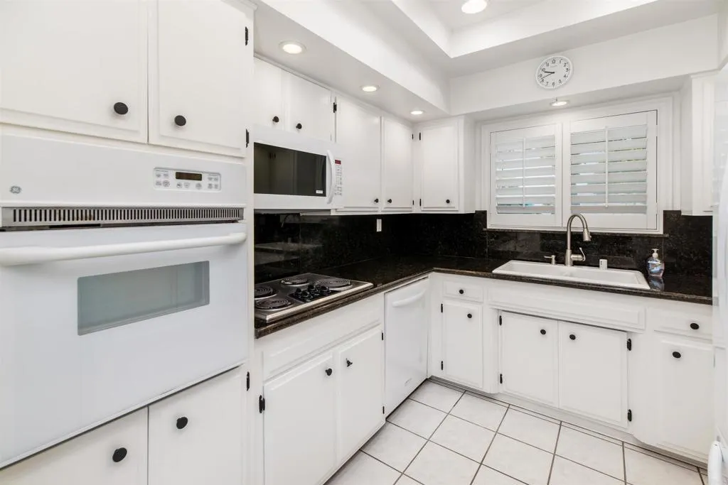 https://cdn.realtyfeed.com/cdn/127/306741903/fb365d4ed171d90422fd4c9ab39cb2d4.webp