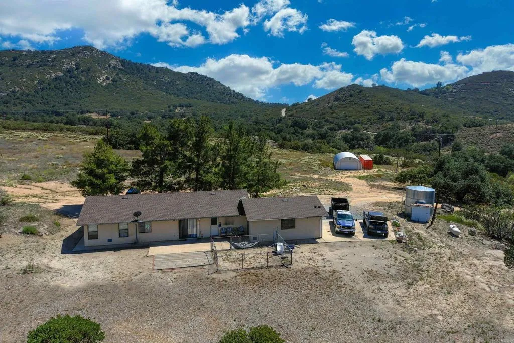 https://cdn.realtyfeed.com/cdn/127/306741906/1046c3e4ab19a7980069caee7d2bc644.webp