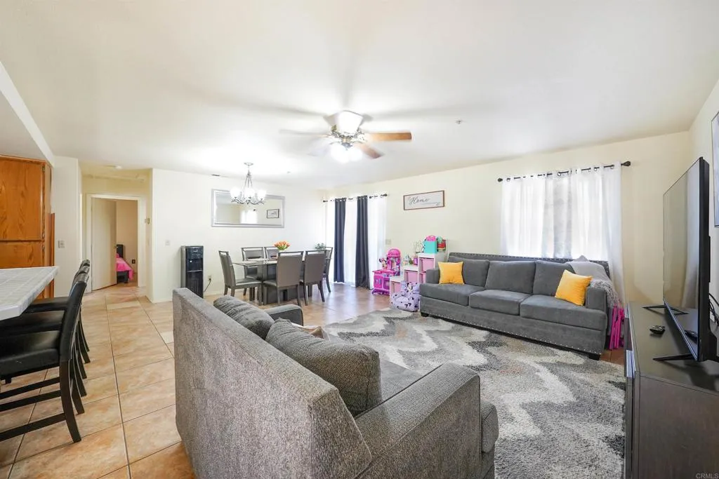 https://cdn.realtyfeed.com/cdn/127/306741906/557132a122cbb2ea43a56af66e25bfb3.webp