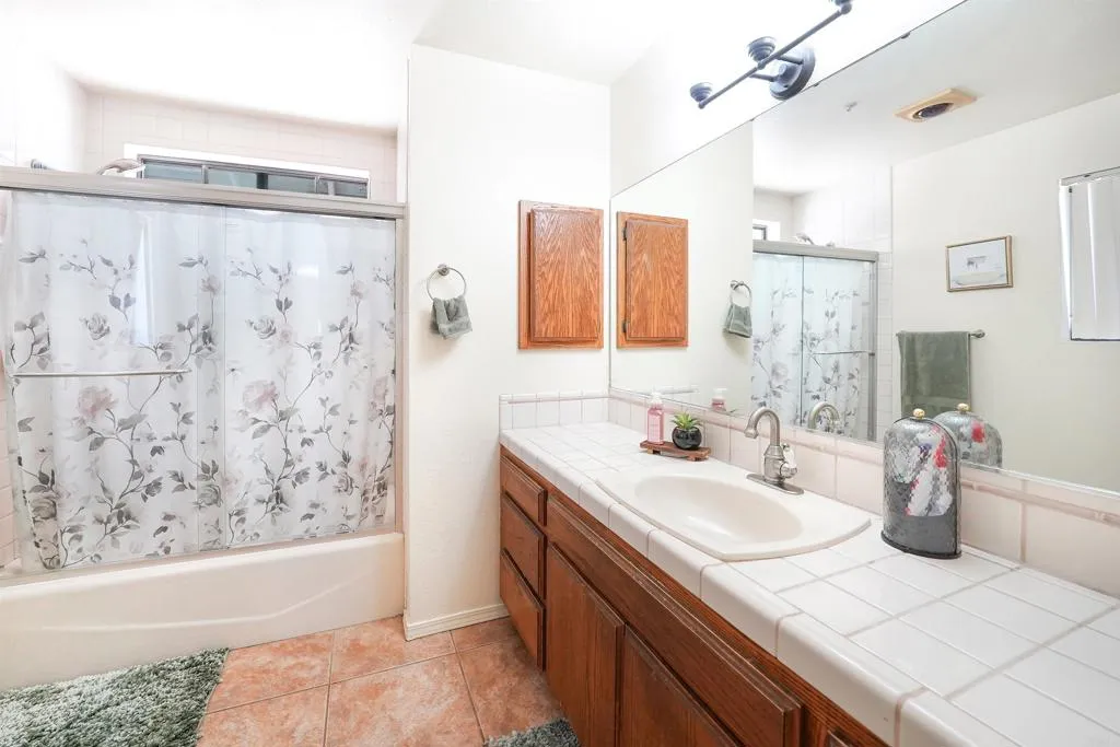 https://cdn.realtyfeed.com/cdn/127/306741906/6c3095ff12a311c5be35857c076f86e7.webp