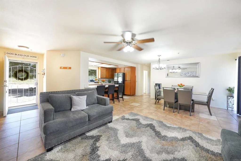 https://cdn.realtyfeed.com/cdn/127/306741906/b427b3975669b70dfdb724c9d0282368.webp