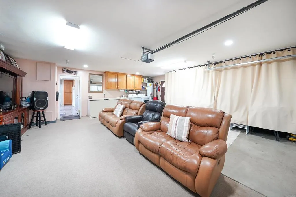 https://cdn.realtyfeed.com/cdn/127/306741909/0b2faf9c6a7cd073c3226369fcd9ecdb.webp