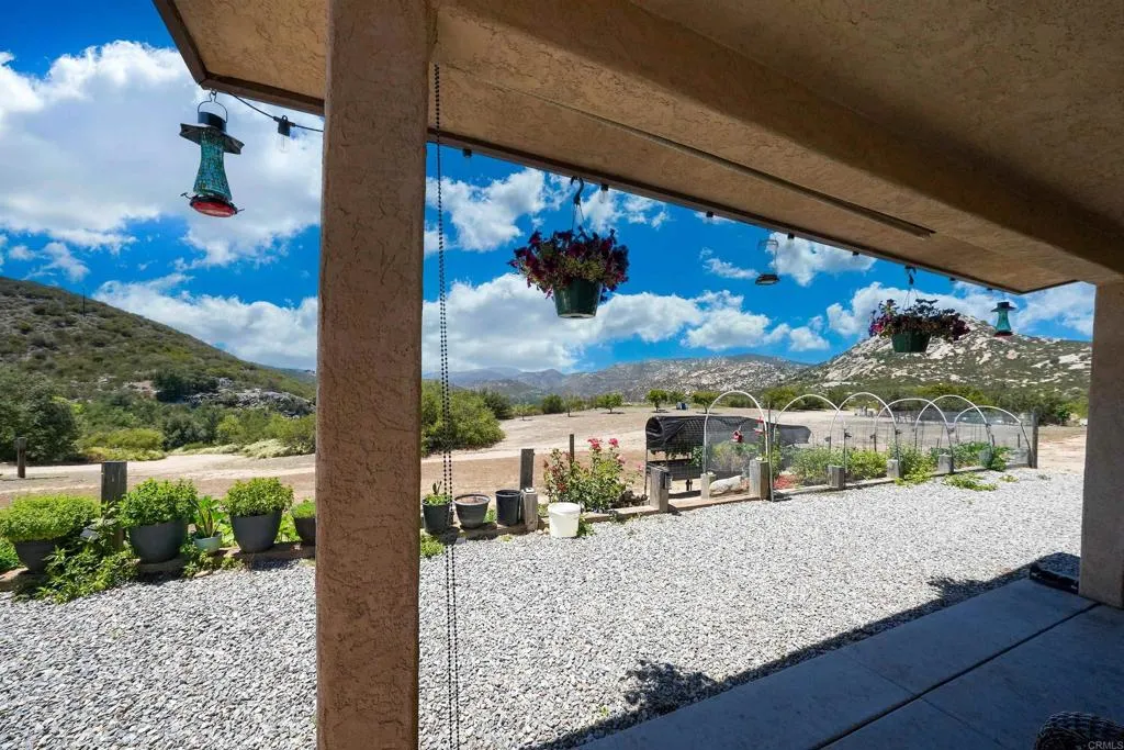 https://cdn.realtyfeed.com/cdn/127/306741909/51742eeb4636eb580a1bfe81026b23ae.webp