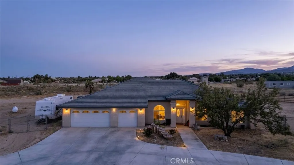 11671 Desert View