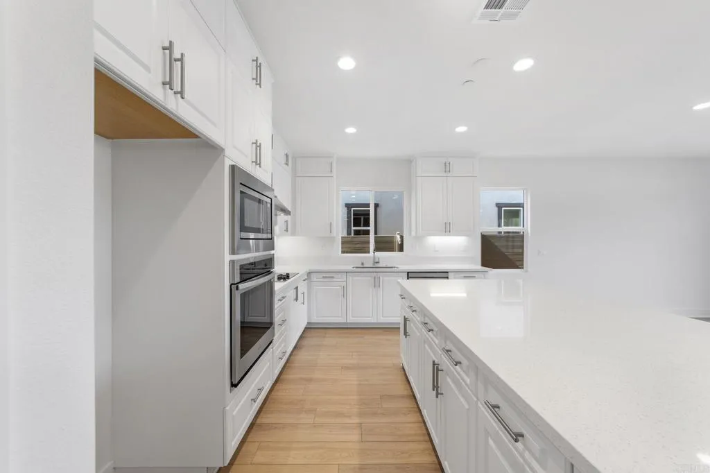 https://cdn.realtyfeed.com/cdn/127/306741939/4a62ec37e8d319b3ce6a1e540d617fd9.webp