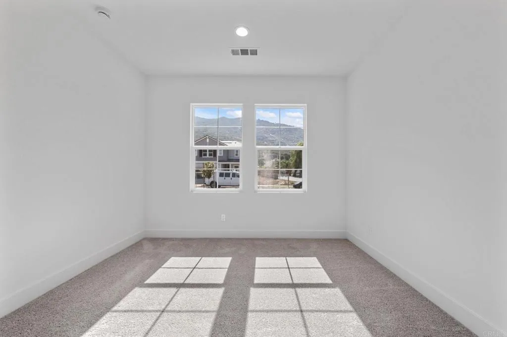 https://cdn.realtyfeed.com/cdn/127/306741939/8272acd1de3b062f40819396adb0cbf3.webp