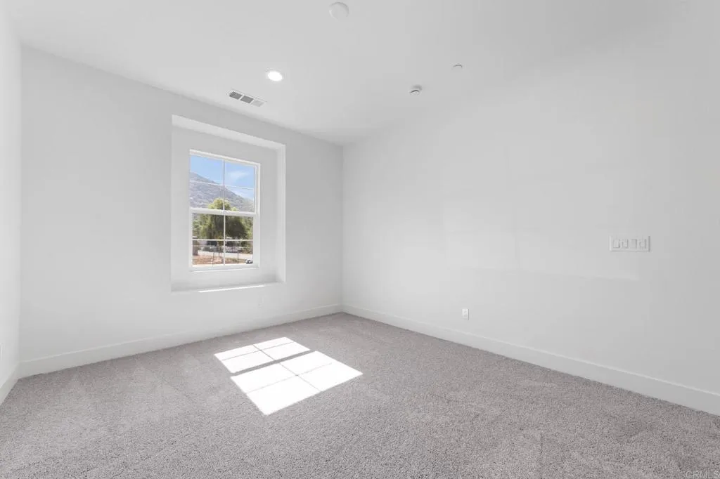 https://cdn.realtyfeed.com/cdn/127/306741939/a089896a961296729c6c676bacc25a7d.webp