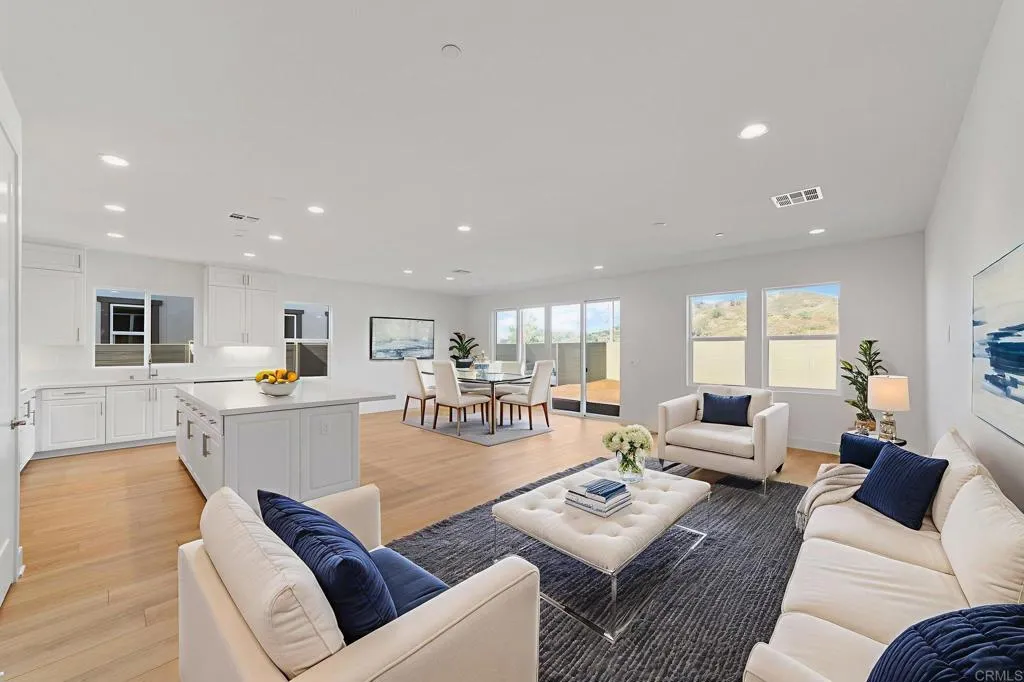 https://cdn.realtyfeed.com/cdn/127/306741939/bdb5e14f2620f891336474a00cc047e6.webp