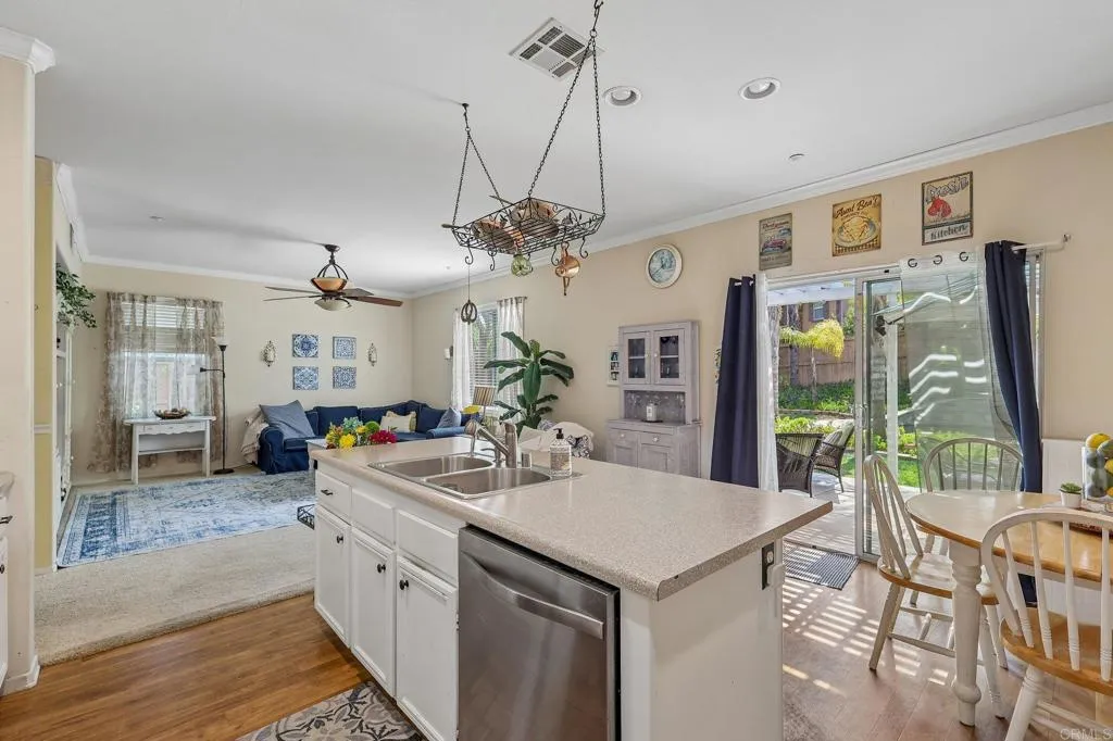 https://cdn.realtyfeed.com/cdn/127/306741940/bb2335164707a685d36d5f09bfb21222.webp