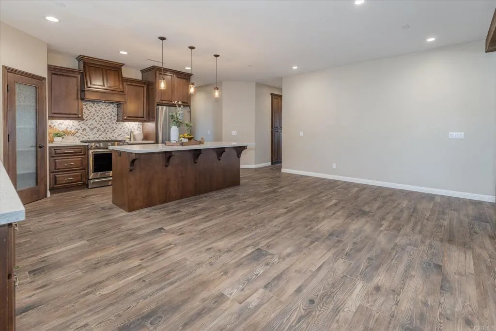 https://cdn.realtyfeed.com/cdn/127/306741971/9eadb6b784d0c58a21ad03ca9f6720df.webp