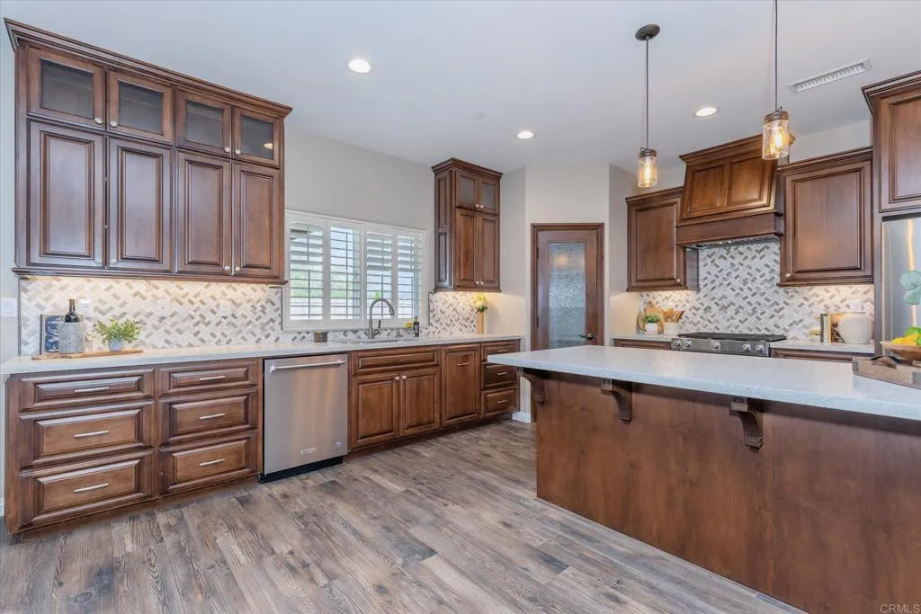https://cdn.realtyfeed.com/cdn/127/306741971/a9661cc431446a85ca0064aedb0d4bc1.webp